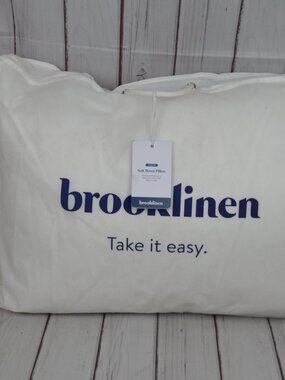 Brooklinen Soft Down Pillow 100% certified Canadian fill Standard NEW